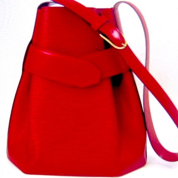 Louis Vuitton Handbags - Authentic Louis Vuitton EPI Sac D’épaule Shoulder Bag Red Leather.